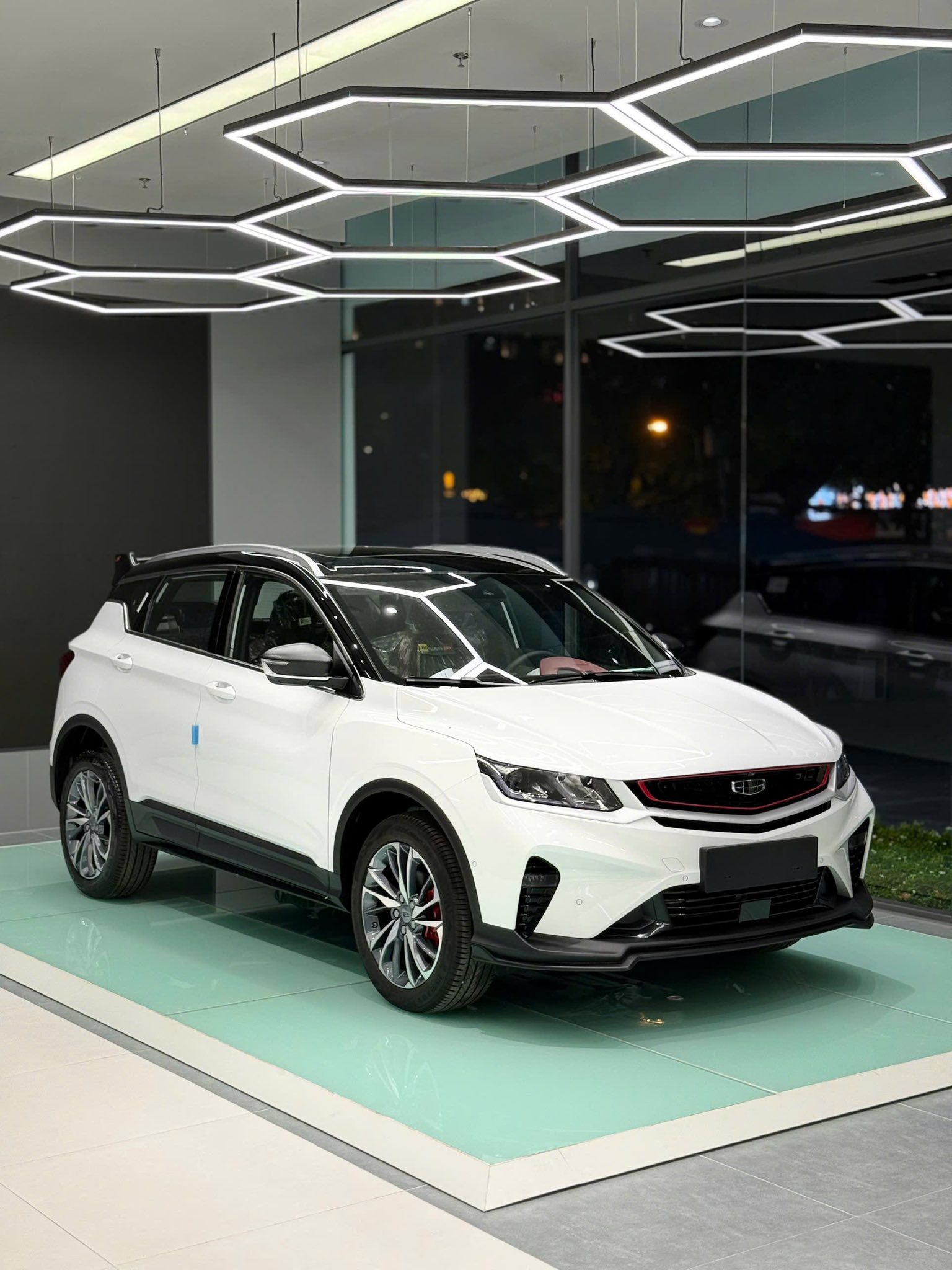 Geely Coolray - Màu trắng